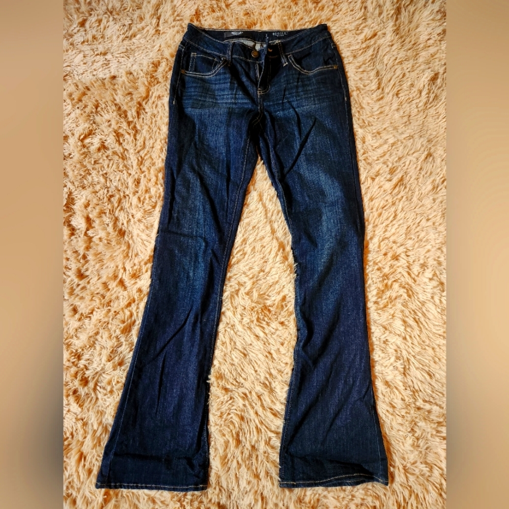 Vera Wang Mod Rise Bootcut Jean